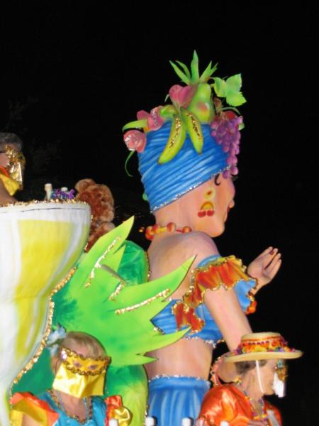 Carmen Miranda float by Brent Amacker, blt by Mirthco