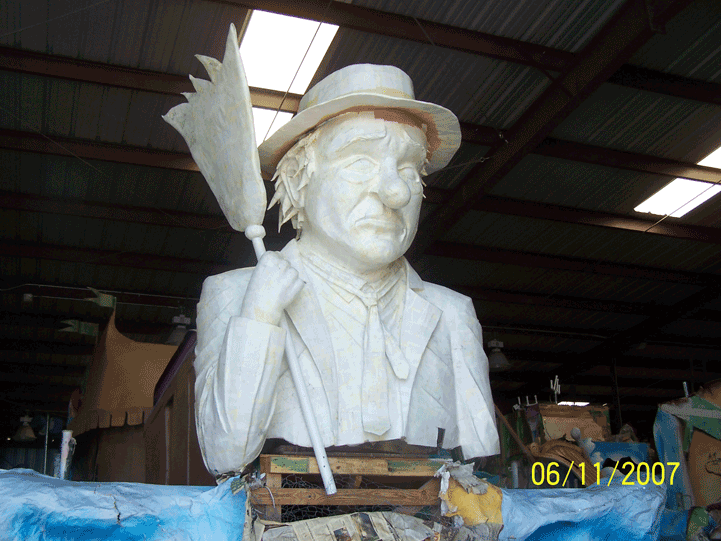 Emmett Kelly float figure sculpted by Steve Mussell's MIRTHCO, INC.